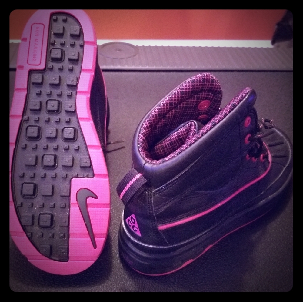 Nike ACG Boots